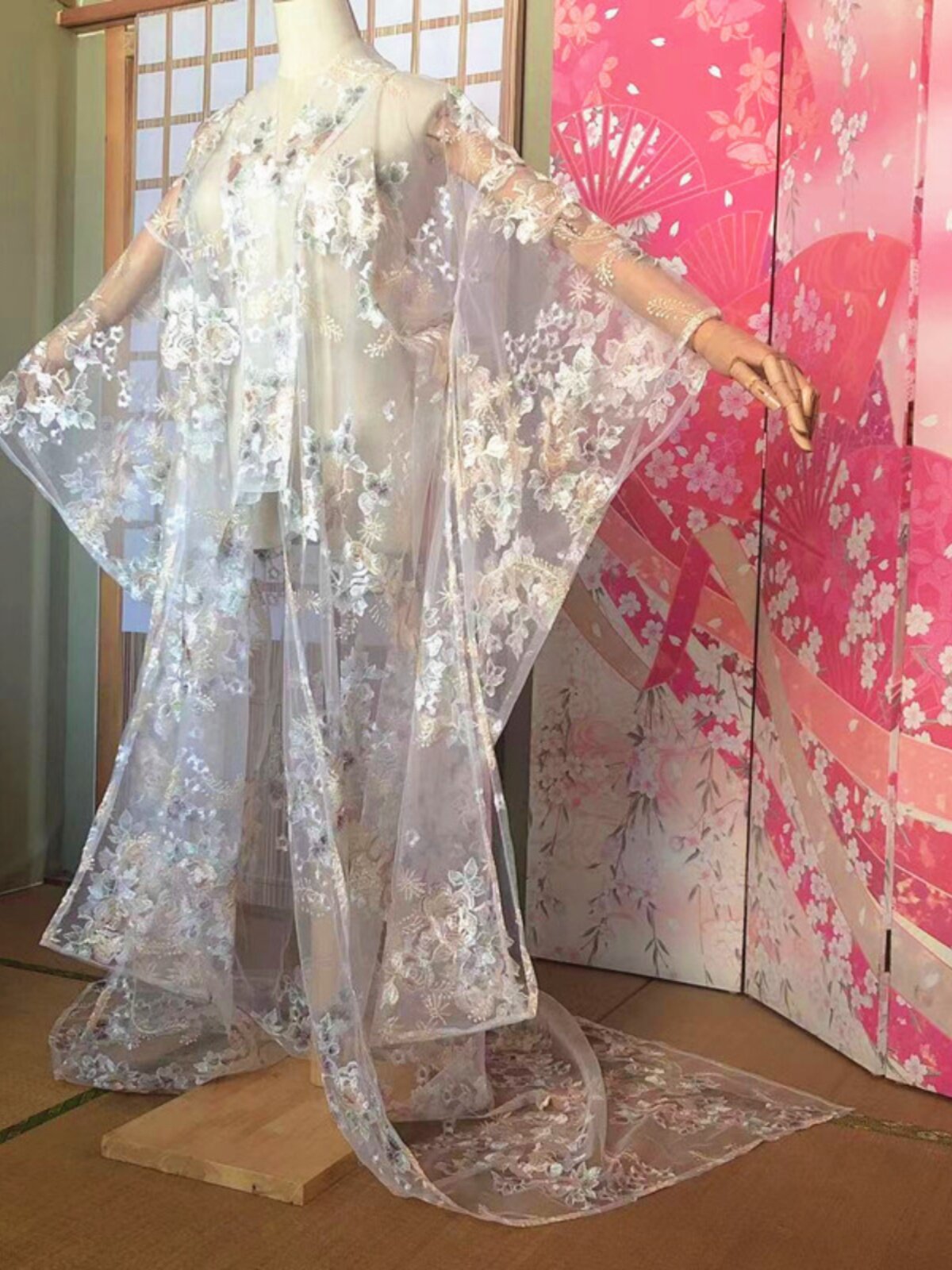 Kimono Sheer Floral - 일본풍 시스루 자수 기모노, 긴 트레일이
